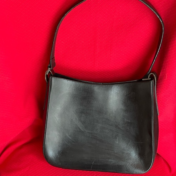 👜 Joan & David Vintage Black Leather Shoulder Bag Made for n ITALY. 👜 - Picture 3 of 8